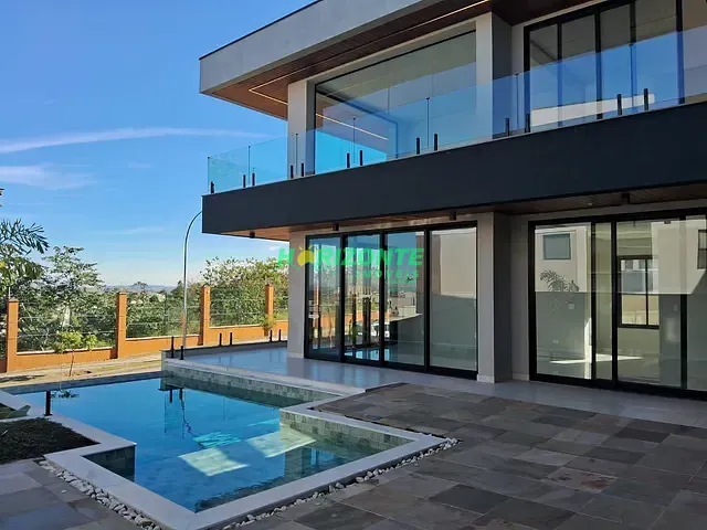 Casa 4 quartos e 5 banheiros, à venda, no bairro Urbanova em São José dos Campos