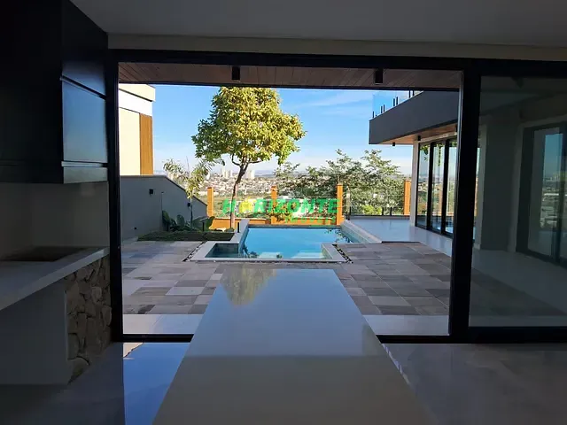 Casa 4 quartos e 5 banheiros, à venda, no bairro Urbanova em São José dos Campos