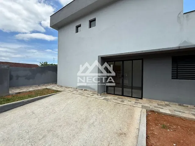 Casa à venda, no bairro Massaguaçu em Caraguatatuba