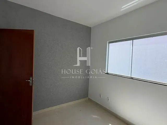 Casa com 250m² 3 quartos e 1 banheiro, à venda, no bairro Parque Los Angeles 1ª Etapa em Goianira