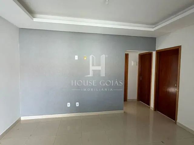 Casa com 250m² 3 quartos e 1 banheiro, à venda, no bairro Parque Los Angeles 1ª Etapa em Goianira