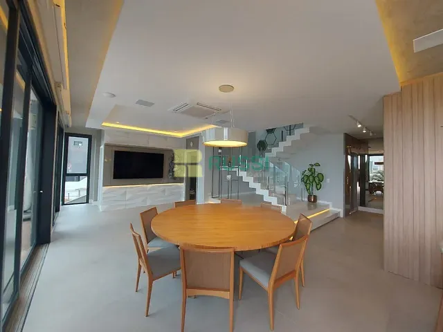 Casa com 570m² 4 quartos e 6 banheiros, à venda, no bairro Condomínio Residencial Alphaville II em São José dos Campos
