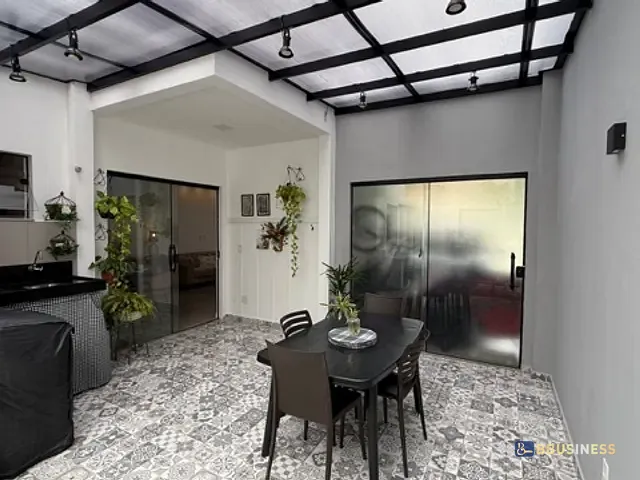 Casa com 140m² 3 quartos e 3 banheiros, à venda, no bairro Parque Novo Jockey em Campos dos Goytacazes