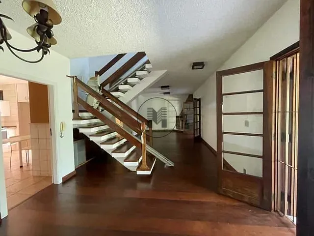 Casa 3 quartos e 4 banheiros, para alugar, no bairro Nova Guará em Guaratinguetá