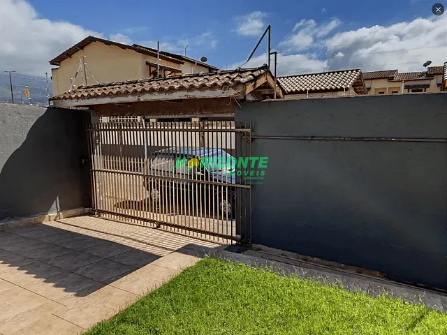 Casa com 212m² 3 quartos e 2 banheiros, à venda, no bairro Indaiá em Caraguatatuba