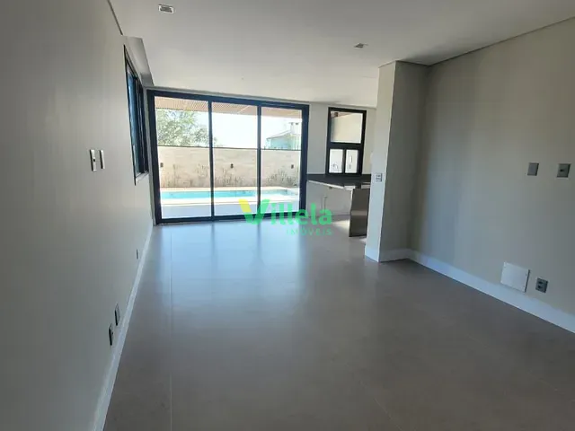 Casa com 300m² 3 quartos e 1 banheiro, à venda, no bairro Fazenda Rodeio em Mogi das Cruzes