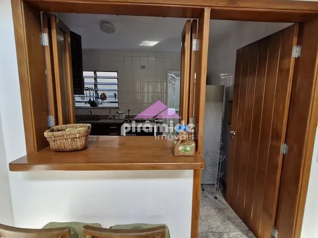 Casa com 450m² 6 quartos e 3 banheiros, à venda, no bairro Perequê-Açu em Ubatuba