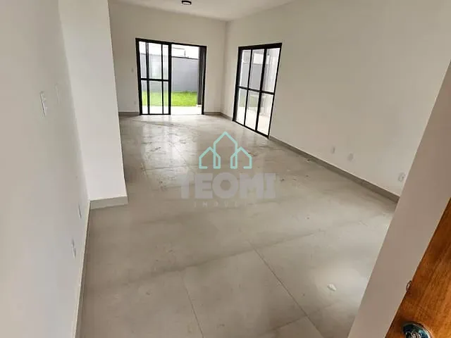 Casa 3 quartos e 2 banheiros, à venda, no bairro Morada dos Nobres em Taubaté