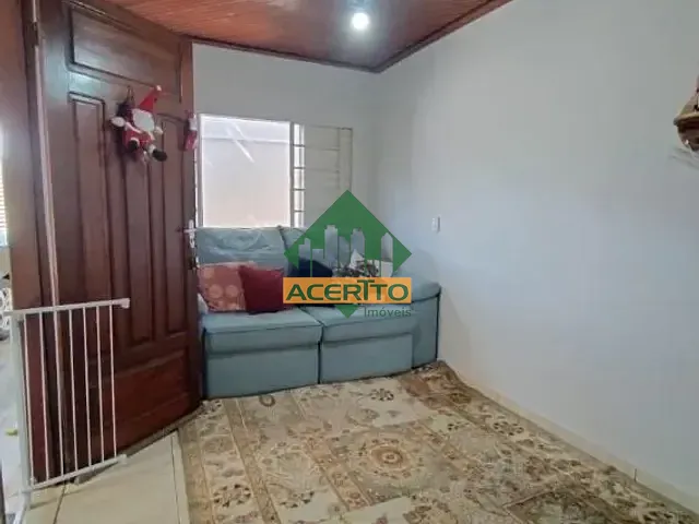 Casa com 170m² 2 quartos e 2 banheiros, à venda, no bairro Conjunto Habitacional Hilda Mandarino em Araçatuba