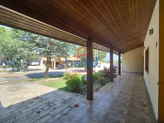 Casa 4 quartos e 4 banheiros, para alugar, no bairro Rafael Alcalá em Porto Feliz