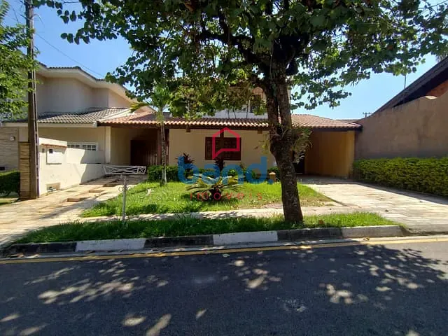 Casa 4 quartos e 4 banheiros, para alugar, no bairro Rafael Alcalá em Porto Feliz