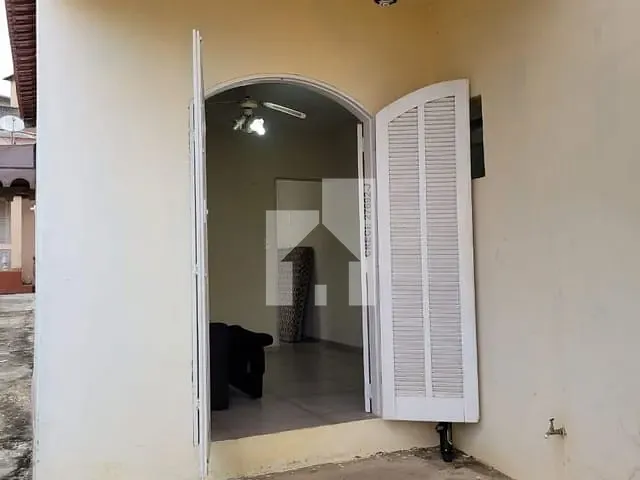 Casa 2 quartos e 2 banheiros, para alugar, no bairro Jardim Pacaembu em Jundiaí