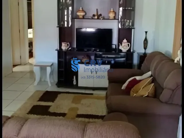 Casa com 300m² 2 quartos e 2 banheiros, à venda, no bairro São Pedro em Londrina