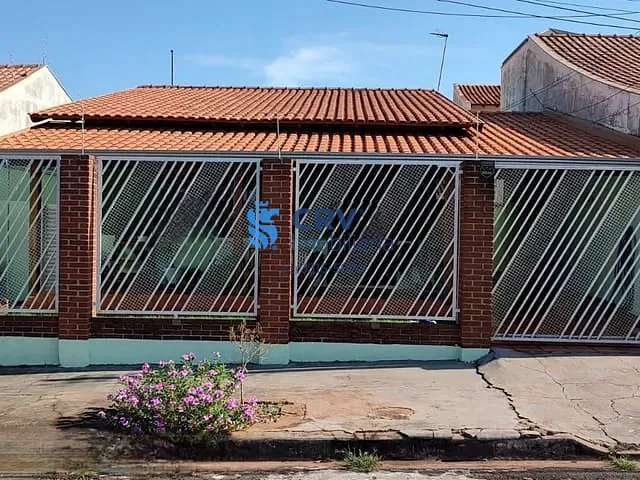 Casa com 300m² 2 quartos e 2 banheiros, à venda, no bairro São Pedro em Londrina
