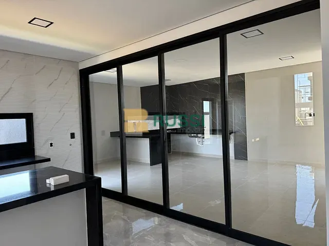 Casa com 270m² 3 quartos e 5 banheiros, à venda, no bairro Loteamento Floresta em São José dos Campos