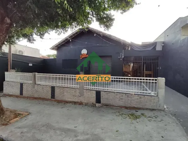 Casa com 180m², para alugar, no bairro Vila Bandeirantes em Araçatuba