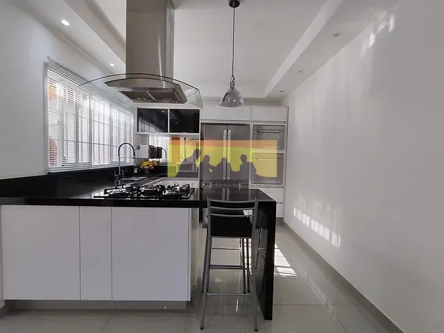 Casa com 352m² 3 quartos e 4 banheiros, à venda, no bairro Barao Geraldo em Campinas