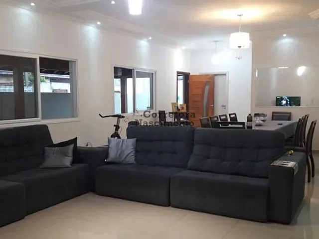 Casa com 500m² 4 quartos e 3 banheiros, à venda, no bairro Villa Branca em Jacareí