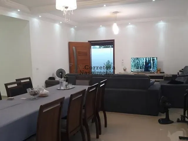 Casa com 500m² 4 quartos e 3 banheiros, à venda, no bairro Villa Branca em Jacareí