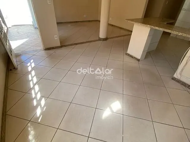 Casa com 452m² 3 quartos e 4 banheiros, à venda, no bairro Heliópolis em Belo Horizonte
