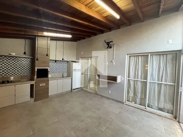 Casa com 120m² 3 quartos e 2 banheiros, à venda, no bairro Jardim Colônia em Jundiaí