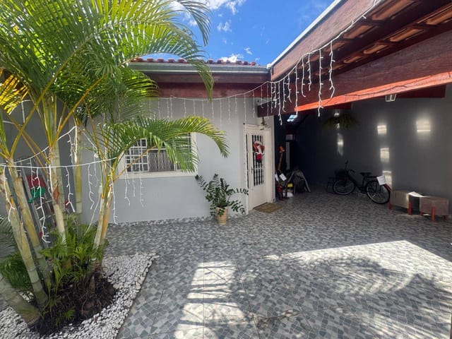 Casa com 200m² 2 quartos e 3 banheiros, à venda, no bairro Residencial Parque das Palmeiras em Pindamonhangaba