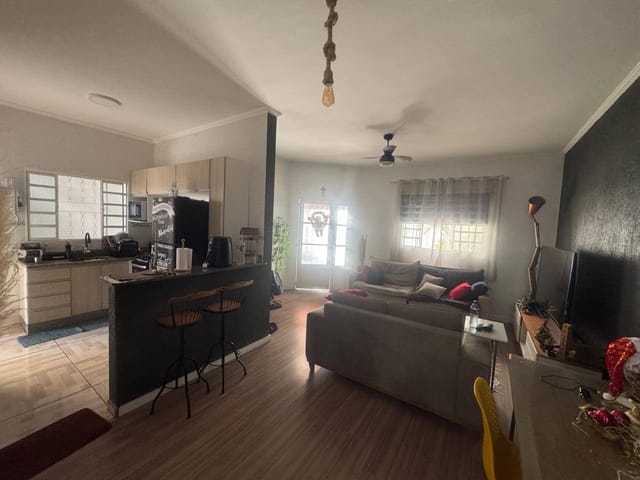 Casa com 200m² 2 quartos e 3 banheiros, à venda, no bairro Residencial Parque das Palmeiras em Pindamonhangaba