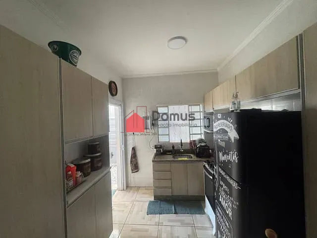 Casa com 200m² 2 quartos e 3 banheiros, à venda, no bairro Residencial Parque das Palmeiras em Pindamonhangaba