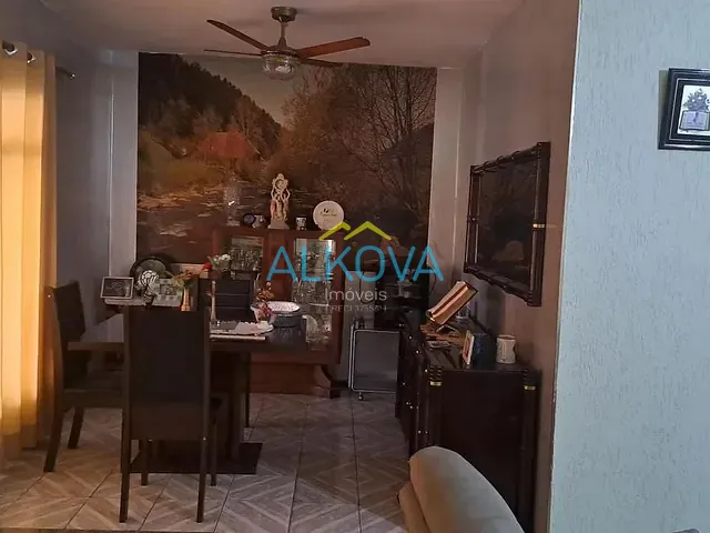 Casa com 300m² 3 quartos e 3 banheiros, à venda, no bairro Vila Tatetuba em São José dos Campos