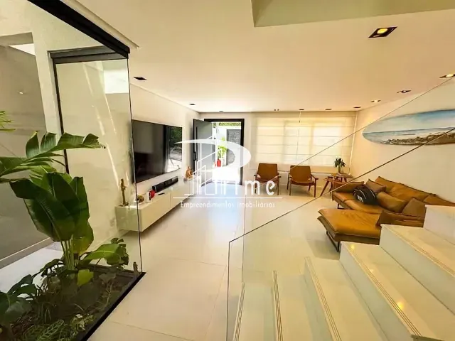 Casa com 320m² 3 quartos e 5 banheiros, à venda, no bairro Maravista em Niterói