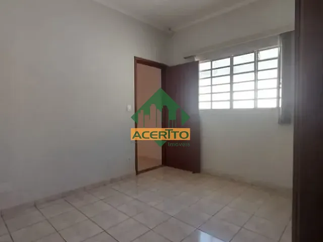 Casa com 375m² 3 quartos e 2 banheiros, à venda, no bairro Novo Paraíso em Araçatuba