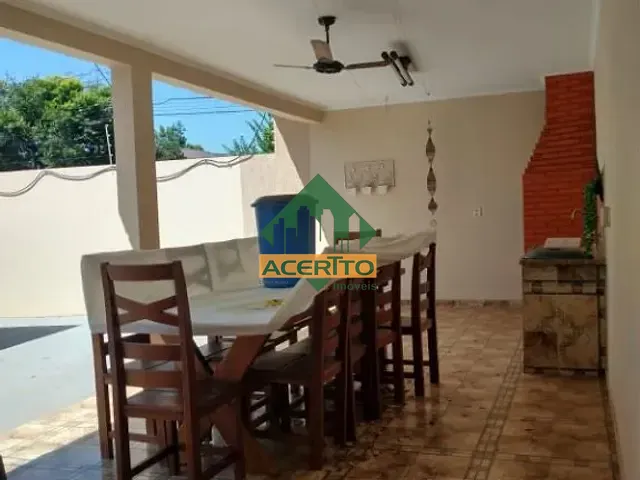 Casa com 375m² 3 quartos e 2 banheiros, à venda, no bairro Novo Paraíso em Araçatuba