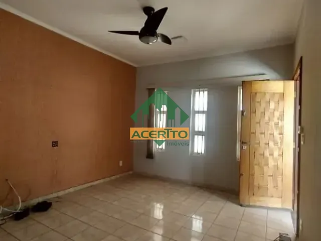 Casa com 375m² 3 quartos e 2 banheiros, à venda, no bairro Novo Paraíso em Araçatuba