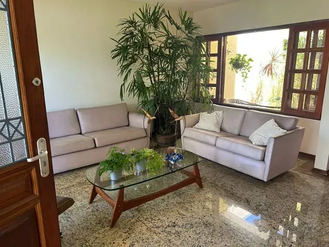 Casa com 300m² 4 quartos e 2 banheiros, para alugar, no bairro Vila Paraíba em Guaratinguetá