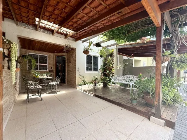 Casa com 117m² 3 quartos e 2 banheiros, à venda, no bairro Santa Felicidade em Curitiba