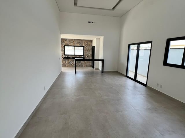 Casa com 300m² 3 quartos e 2 banheiros, à venda, no bairro Bairro do Grama em Caçapava
