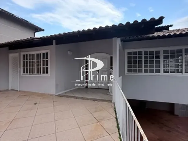 Casa com 750m² 5 quartos e 2 banheiros, à venda, no bairro Itaipu em Niterói