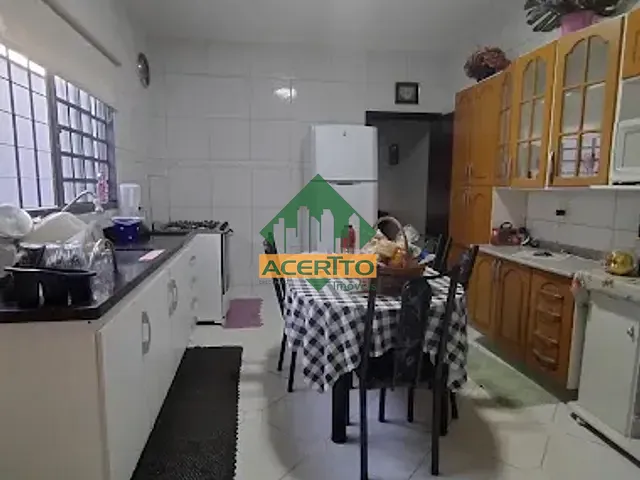 Casa com 250m² 3 quartos e 3 banheiros, à venda, no bairro Planalto em Araçatuba