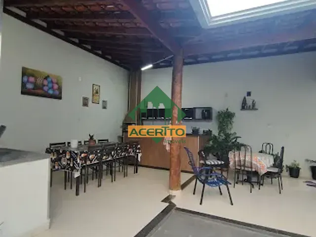 Casa com 250m² 3 quartos e 3 banheiros, à venda, no bairro Planalto em Araçatuba