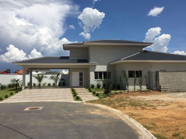 Casa com 790m² 4 quartos e 3 banheiros, à venda, no bairro Condominio Residencial Real Ville em Pindamonhangaba