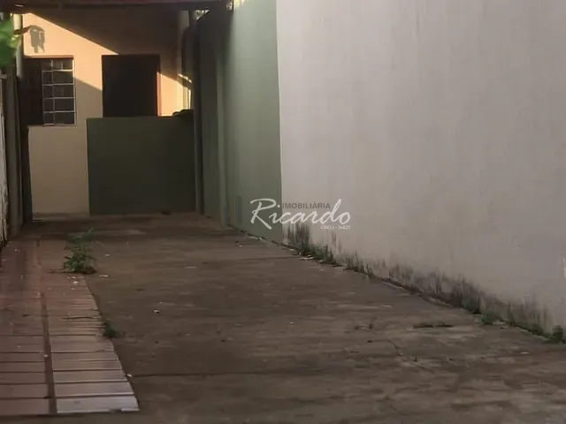Casa 2 quartos e 1 banheiro, para alugar, no bairro Jardim Panorama em Arapongas