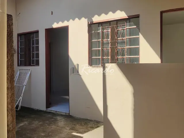 Casa 2 quartos e 1 banheiro, para alugar, no bairro Jardim Panorama em Arapongas