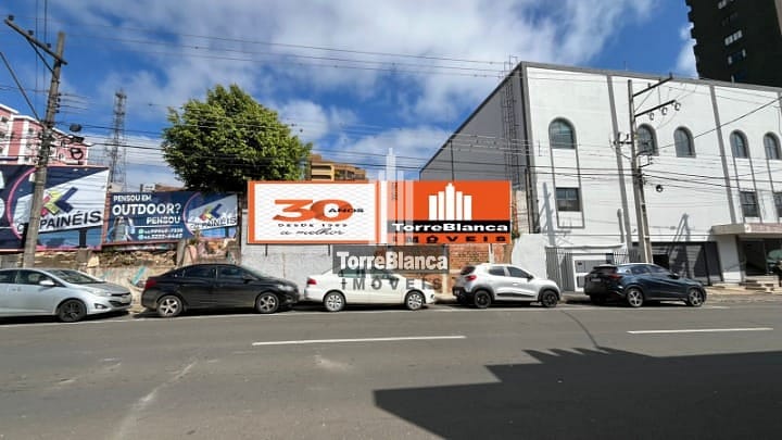 Casa à venda com 1 quarto, 390m² - Foto 1