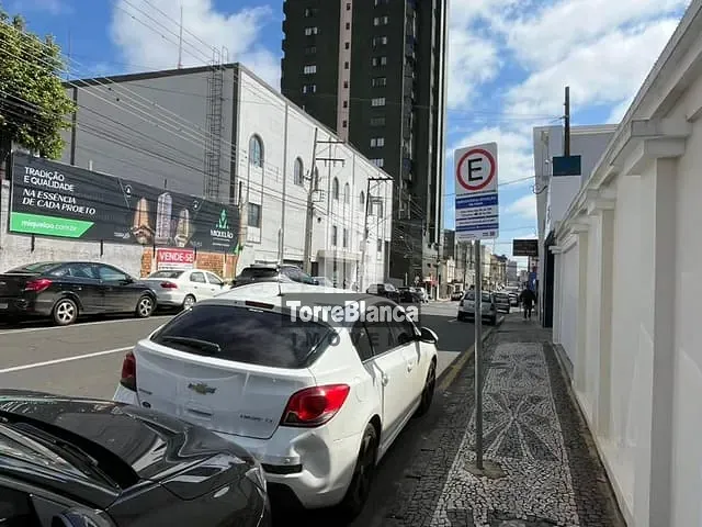 Casa à venda, no bairro Centro em Ponta Grossa
