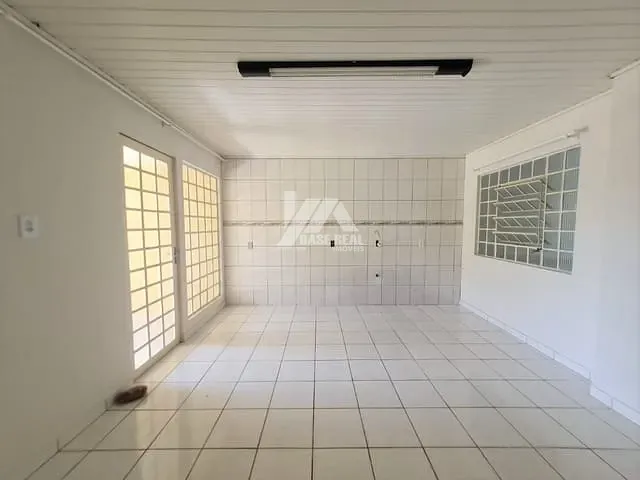 Casa com 288m² 3 quartos e 2 banheiros, à venda, no bairro Contorno em Ponta Grossa