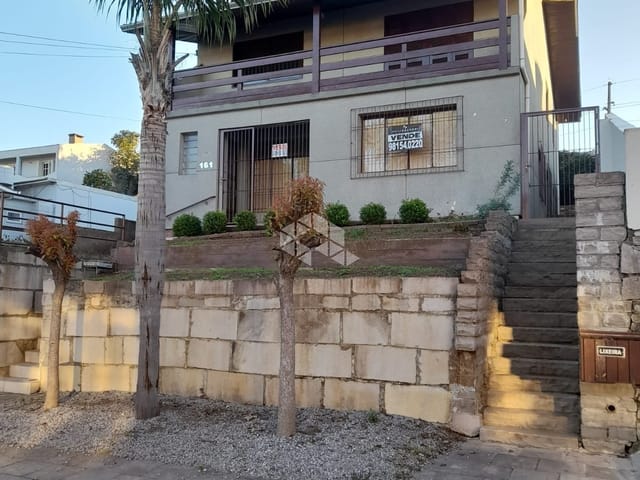 Casa 6 quartos e 2 banheiros, à venda, no bairro Santa Catarina em Caxias do Sul