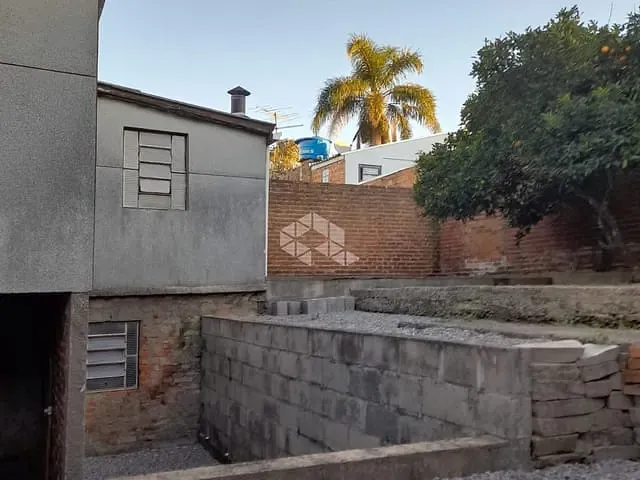 Casa 6 quartos e 2 banheiros, à venda, no bairro Santa Catarina em Caxias do Sul