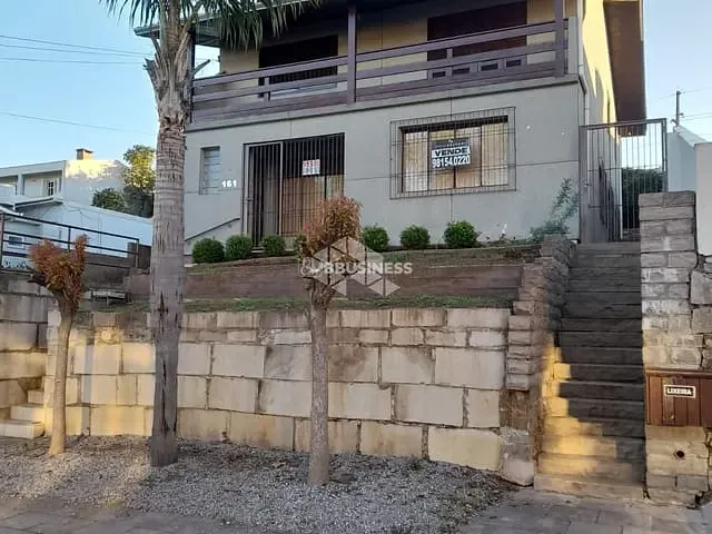 Casa 6 quartos e 2 banheiros, à venda, no bairro Santa Catarina em Caxias do Sul