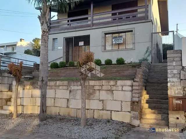 Casa 6 quartos e 2 banheiros, à venda, no bairro Santa Catarina em Caxias do Sul