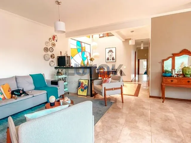 Casa com 300m² 4 quartos e 5 banheiros, à venda, no bairro Condomínio San Marino em Valinhos